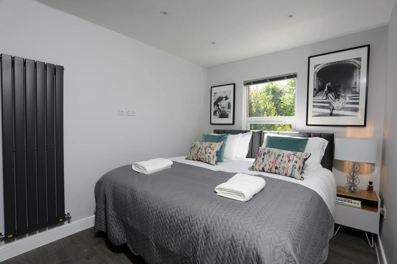 Aisiki Apartments: Pet-Friendly Duplexes with Air Con & Free WiFi Finchley Exterior photo