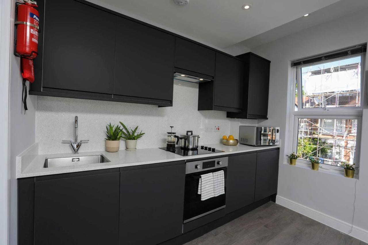 Aisiki Apartments: Pet-Friendly Duplexes with Air Con & Free WiFi Finchley Exterior photo