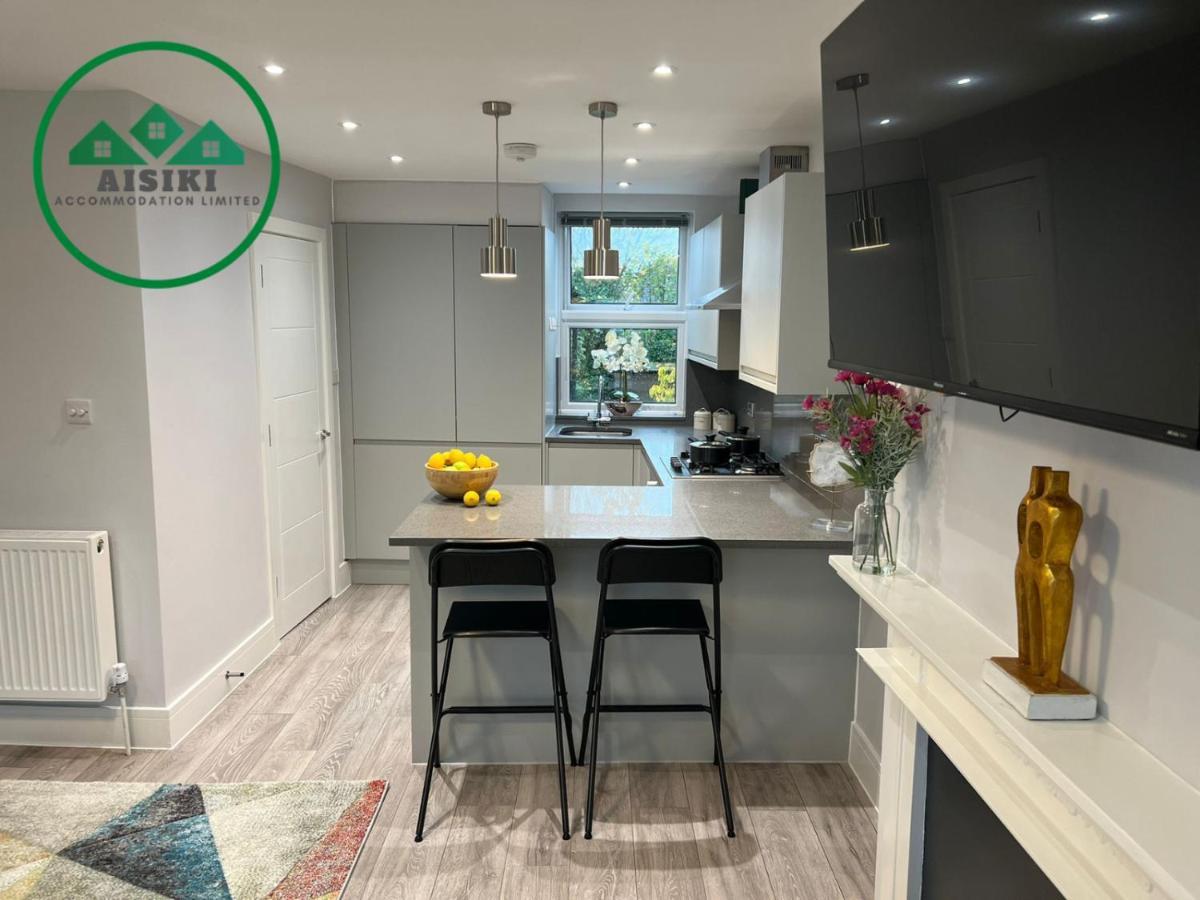 Aisiki Apartments: Pet-Friendly Duplexes with Air Con & Free WiFi Finchley Exterior photo