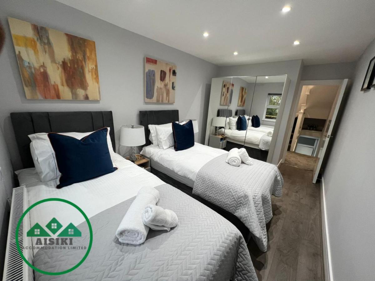 Aisiki Apartments: Pet-Friendly Duplexes with Air Con & Free WiFi Finchley Exterior photo