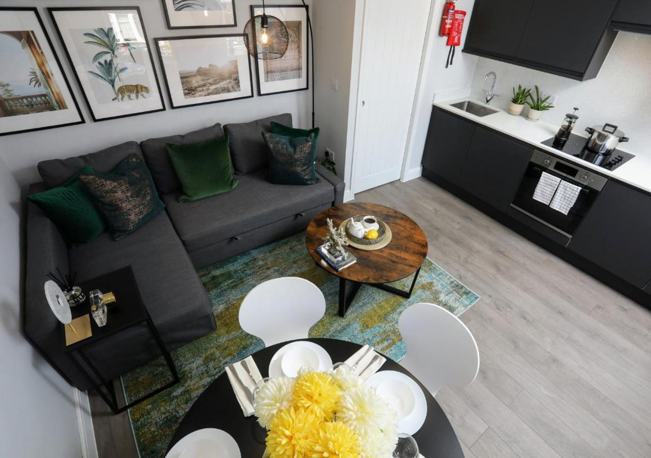 Aisiki Apartments: Pet-Friendly Duplexes with Air Con & Free WiFi Finchley Exterior photo