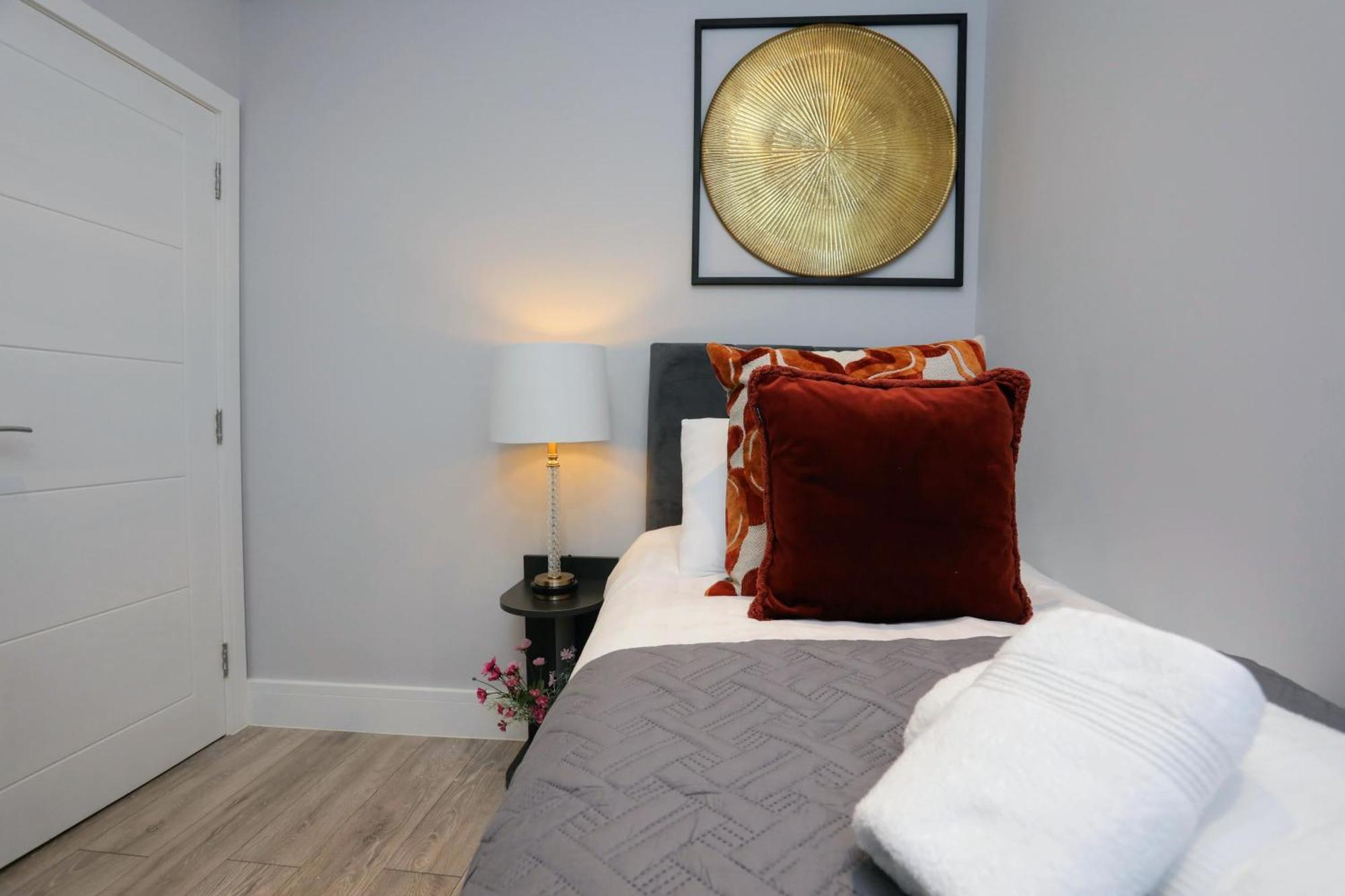 Aisiki Apartments: Pet-Friendly Duplexes with Air Con & Free WiFi Finchley Exterior photo