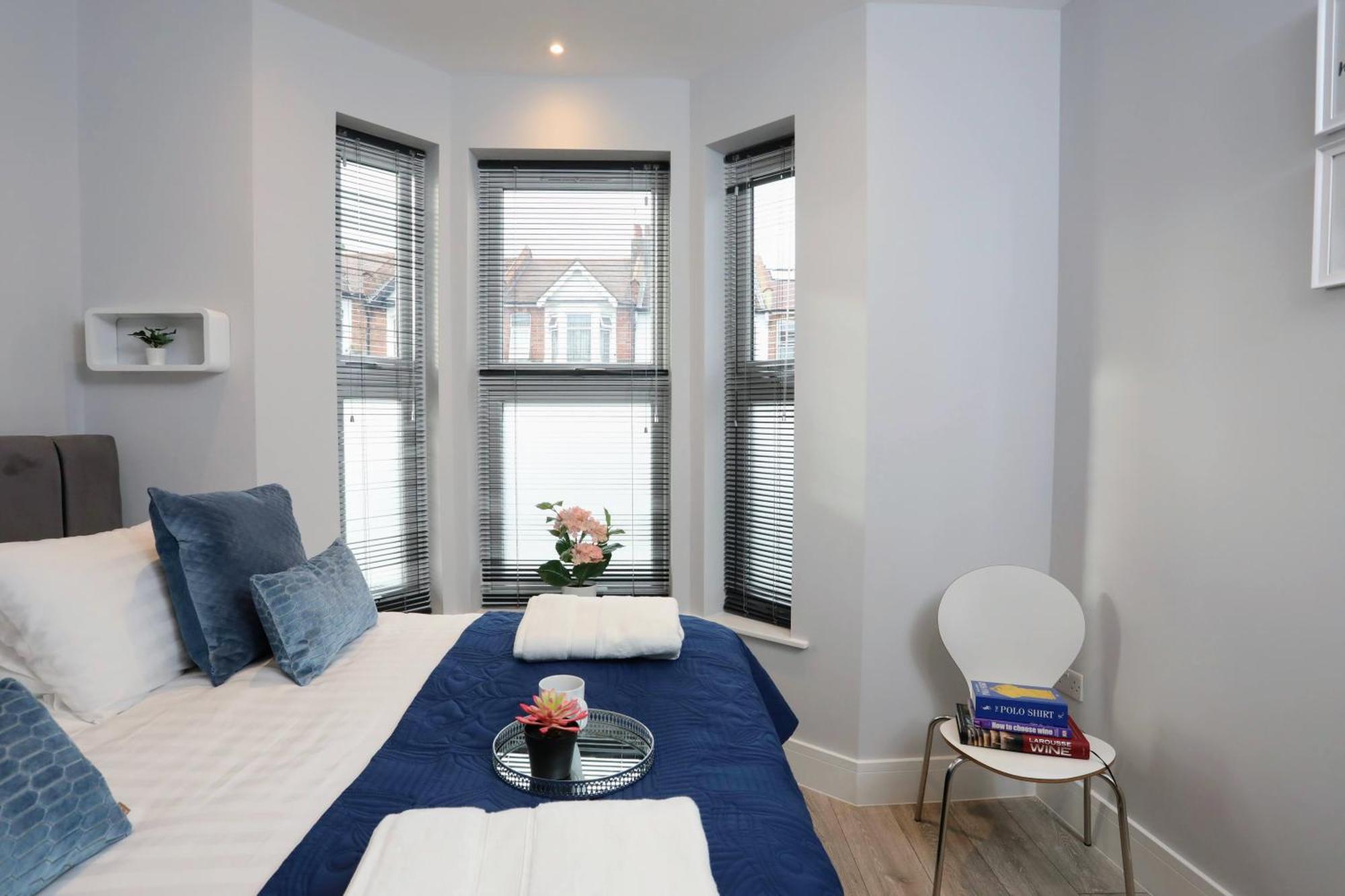 Aisiki Apartments: Pet-Friendly Duplexes with Air Con & Free WiFi Finchley Exterior photo