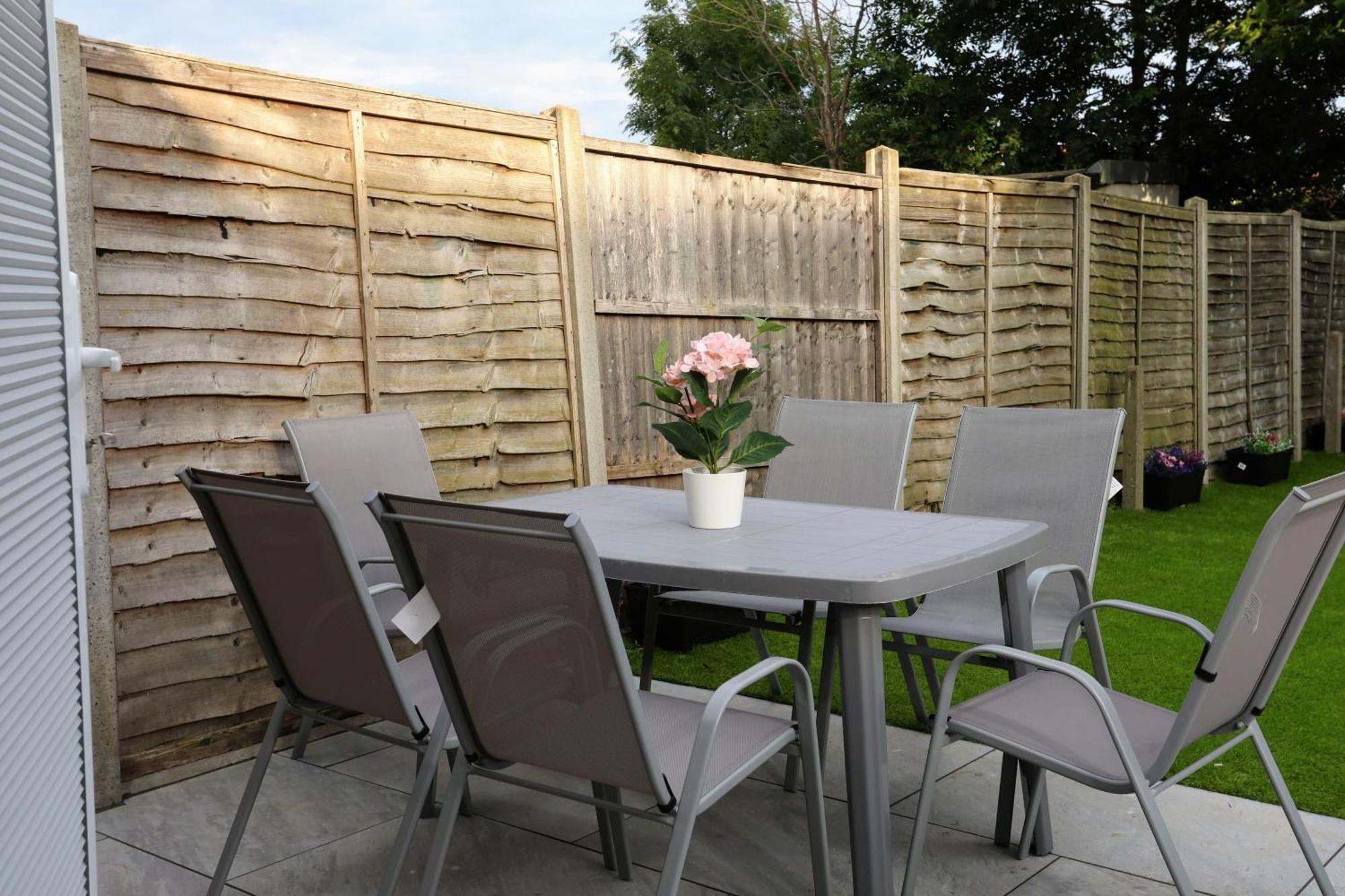 Aisiki Apartments: Pet-Friendly Duplexes with Air Con & Free WiFi Finchley Exterior photo