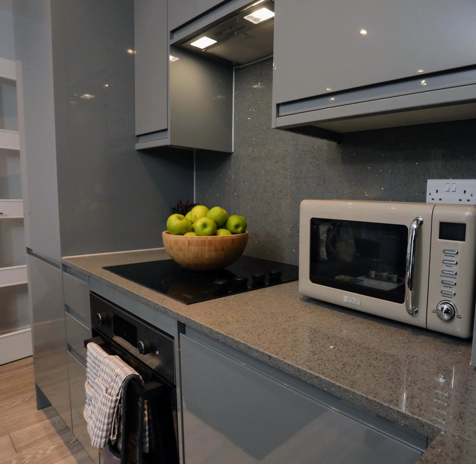 Aisiki Apartments: Pet-Friendly Duplexes with Air Con & Free WiFi Finchley Exterior photo
