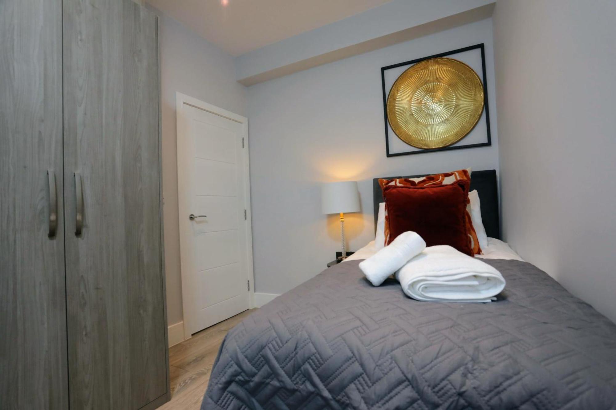 Aisiki Apartments: Pet-Friendly Duplexes with Air Con & Free WiFi Finchley Exterior photo